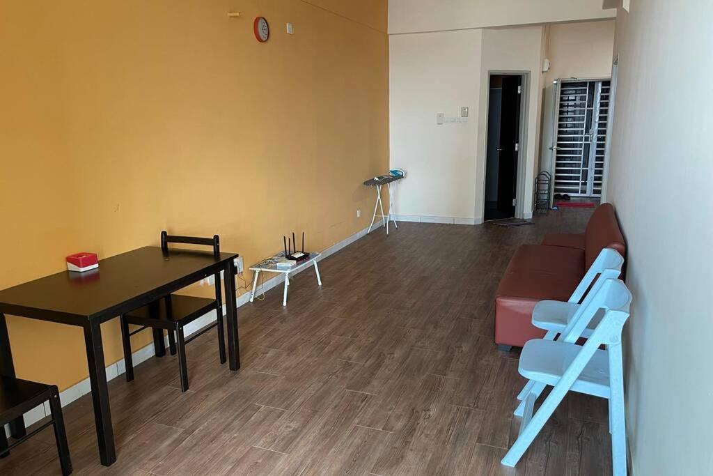 Baojuwu@2 Bedrooms Akademik Suites Austin Height Johor Bahru Luaran gambar